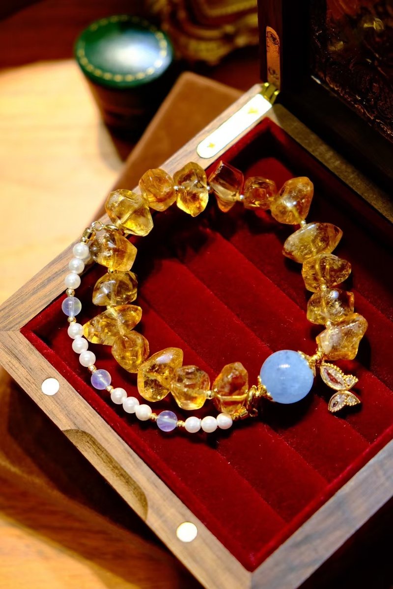 Lava yellow Asai free-form bracelet with large aquamarine beads to attract wealth and fortune Citrine bracelet - สร้อยข้อมือ - คริสตัล 