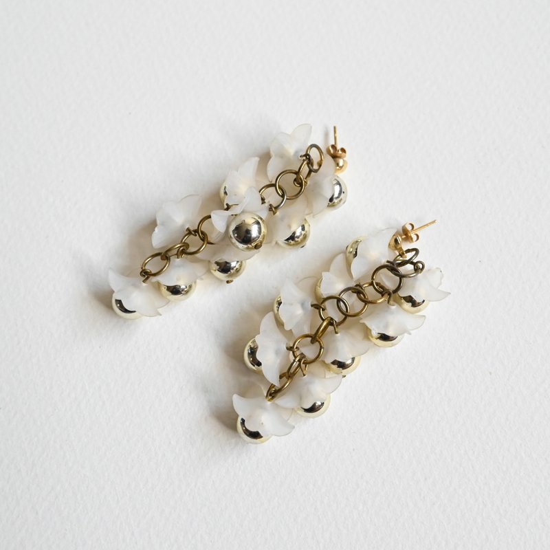 【蛋植物古著】百合葉羽珠飾古著耳環 - 耳環/耳夾/耳骨夾 - 其他人造纖維 