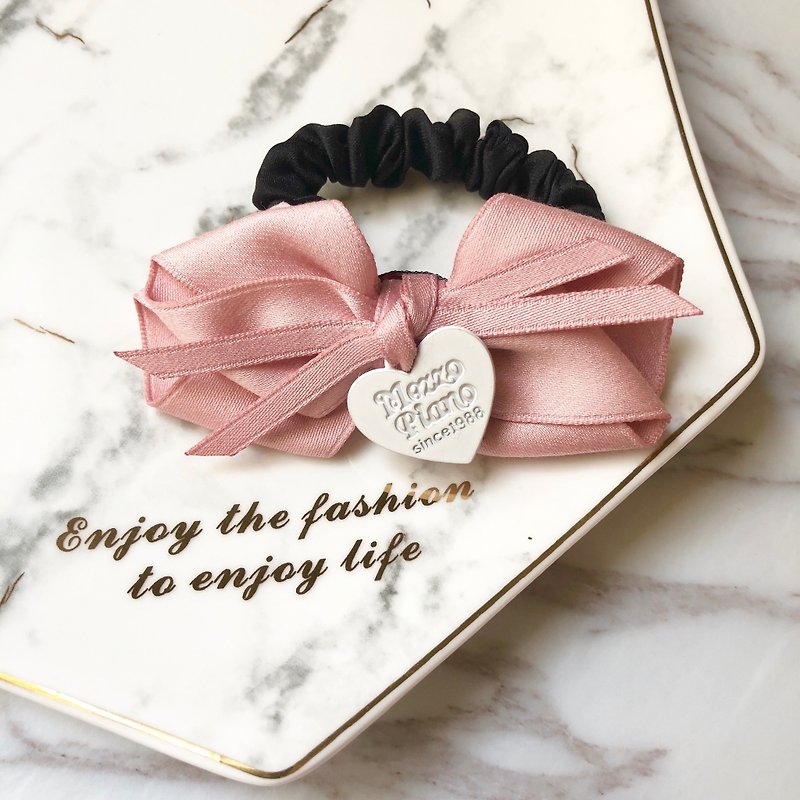 Elegant bow small scrunchie/peach powder - Hair Accessories - Other Materials Pink
