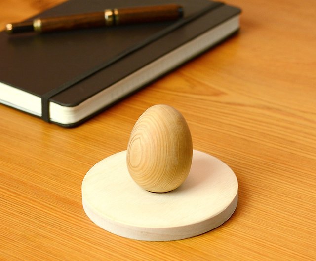 台湾産ヒノキの香りの卵 | 彫刻が施されたまたは松の卵ホルダーパッド