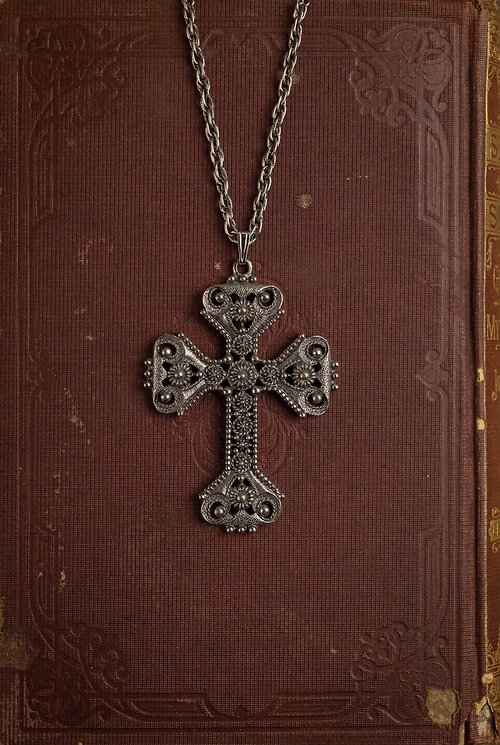 古飾案內所 美國Sarah Coventry品牌1974年古董Florentine限量版十字架長項鍊