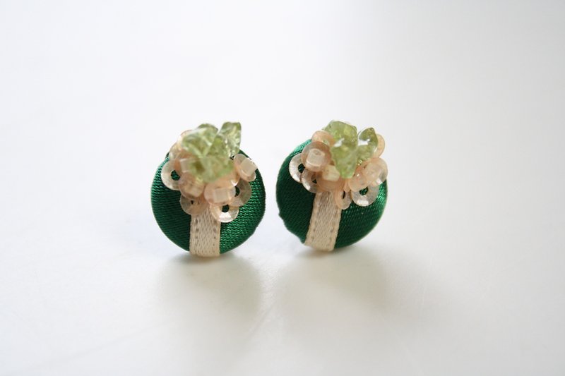 天然石（ペリドット）　チタンピアス - 耳環/耳夾 - 寶石 綠色