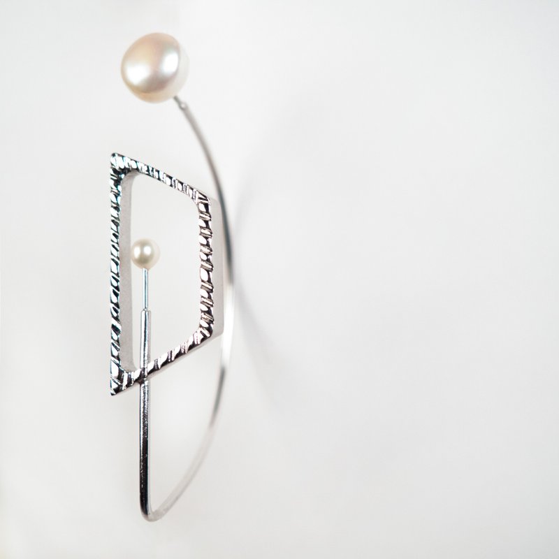 Ambos - 奇琴伊察 耳環 Chichen-Itza earring (亮銀) - 耳環/耳夾/耳骨夾 - 珍珠 銀色