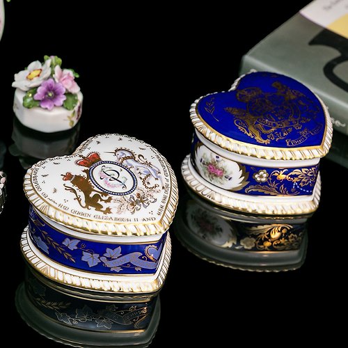擎上閣裝飾藝術 英國製Royal Crown Derby 女王1997心型鑽戒項鏈珠寶收納首飾盒