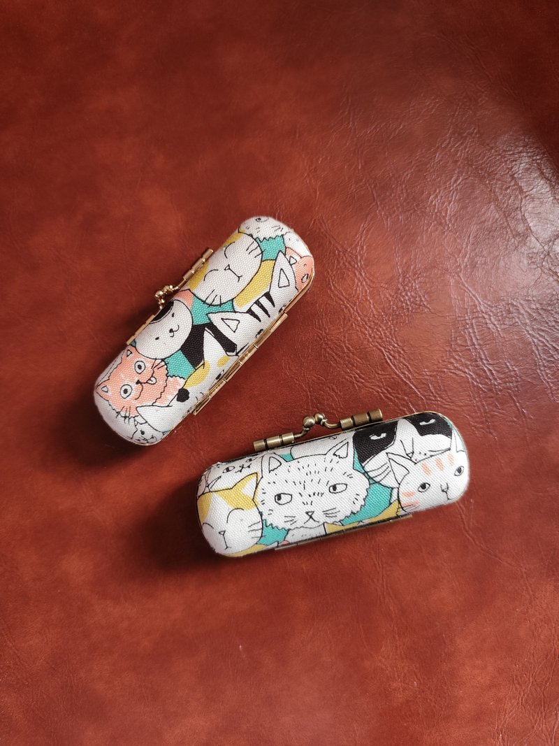 口金印鑑ケース / 緑のミックス猫 - 収納用品 - コットン・麻 グリーン