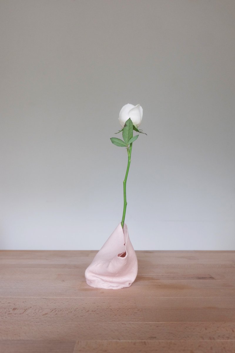 lelecoco .Fluid Vessel - 粉色不規則花器1 - 花瓶/花器 - 瓷 粉紅色