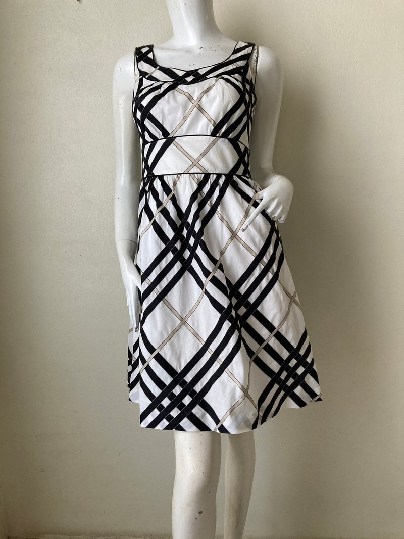 Burberry Blue Label Dress Size 38 Small - 洋裝/連身裙 - 棉．麻 
