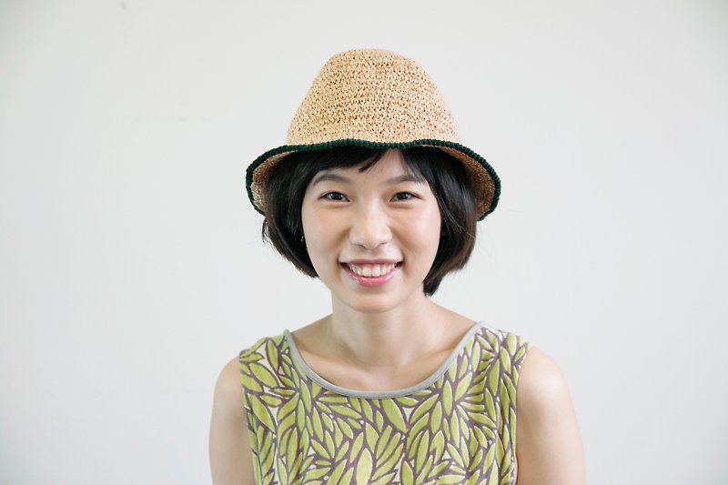 Knit curling wide-brimmed hat - embryo rice skin deep green algae - หมวก - ผ้าฝ้าย/ผ้าลินิน สีกากี