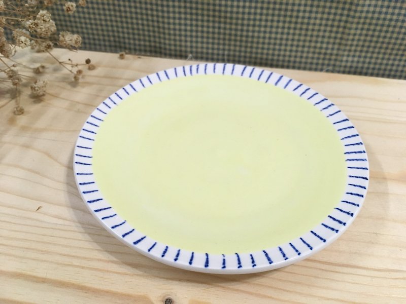 Small pottery plate - Xiao Huang - Small Plates & Saucers - Pottery Yellow