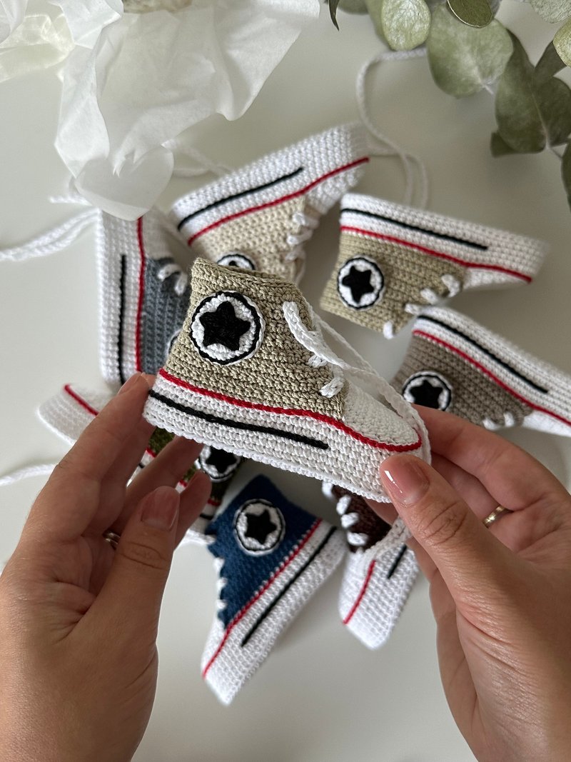 Baby Booties Converse Crochet Unisex Crochet Baby Booty Shoe Shower Gift newborn - รองเท้าเด็ก - ผ้าฝ้าย/ผ้าลินิน สีกากี