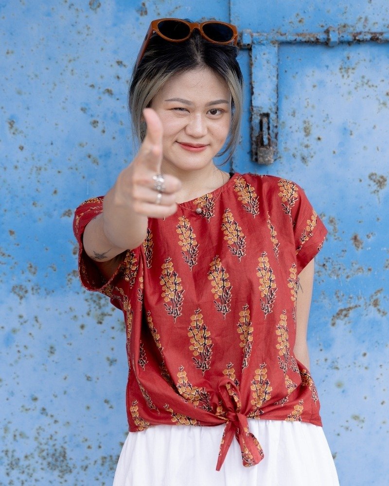 印度蓋染工藝親膚純棉 打結上衣 － 金魚草紅 - 女上衣/長袖上衣 - 棉．麻 多色
