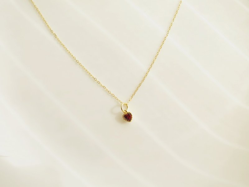 Heart and Pearl Necklace Cœur et perle - Necklaces - Silver Red