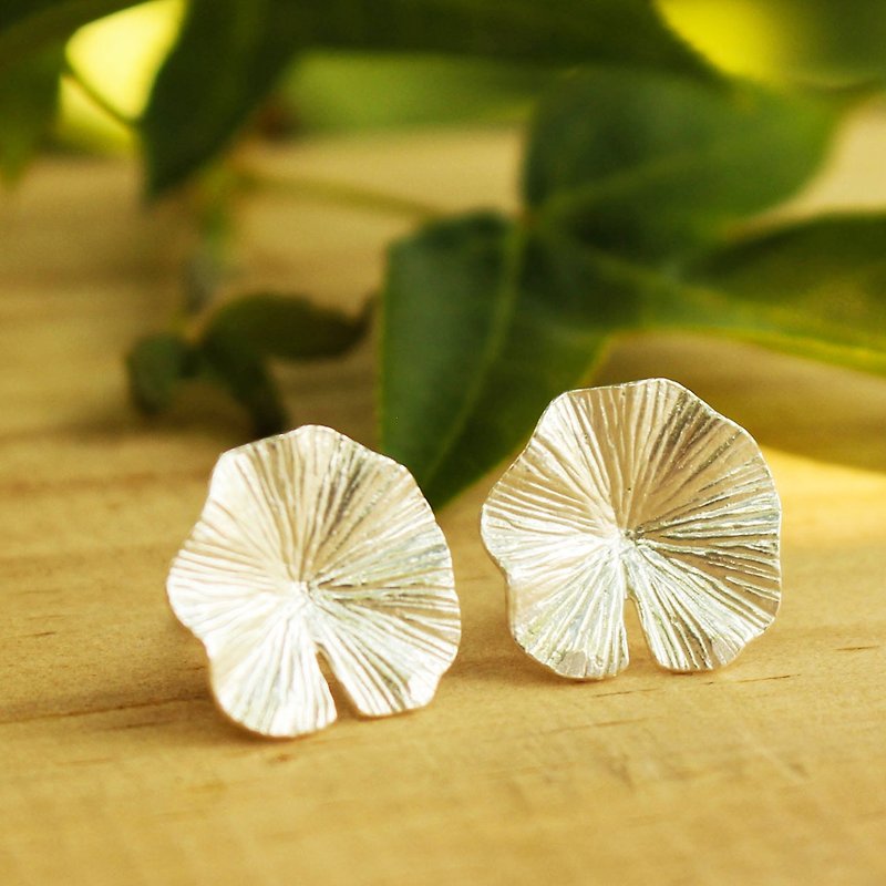 Lotus Leaf - ต่างหูใบบัว - Silver Earrings / Sterling Silver / Silver 925 / Flower Earrings - Earrings & Clip-ons - Other Metals 