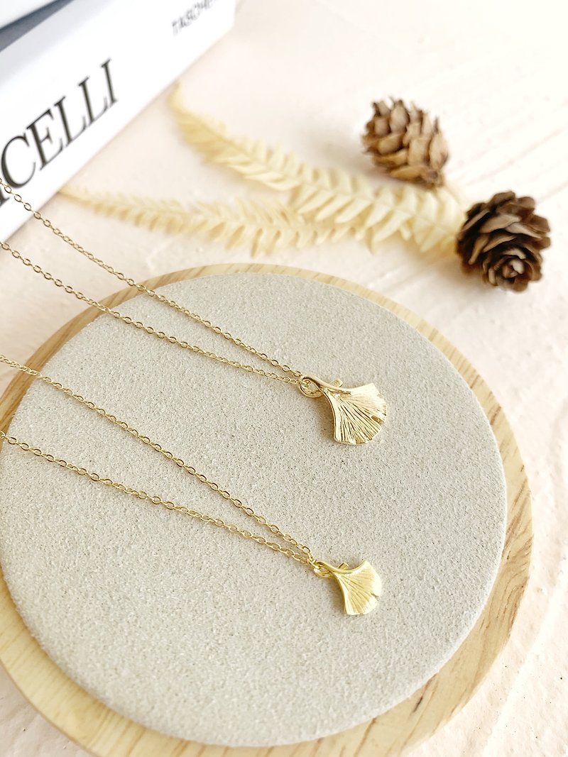 18K Gold Gold Filled Ginkgo Necklace #Autumn Gentle Texture - สร้อยคอ - วัสดุอื่นๆ สีทอง