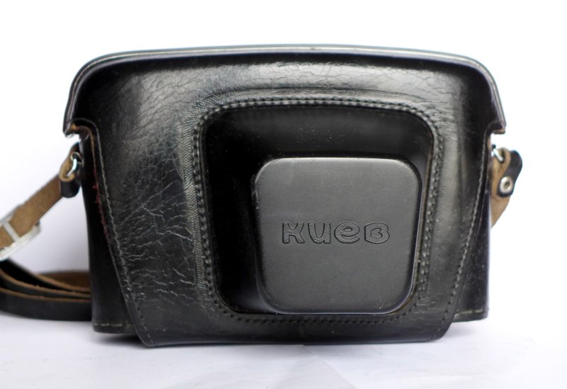 Genuine hard case camera bag for Kiev-4M with strap leather USSR 1/4 - 相機/拍立得/底片相機 - 真皮 黑色