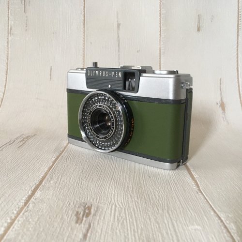 ★フィルム入門に！★オリンパスpen ee2 ★リザード本革グリーン★初期保証付 ☆フィルム入門に！☆オリンパスpen ee2 ☆リザード本革グリーン