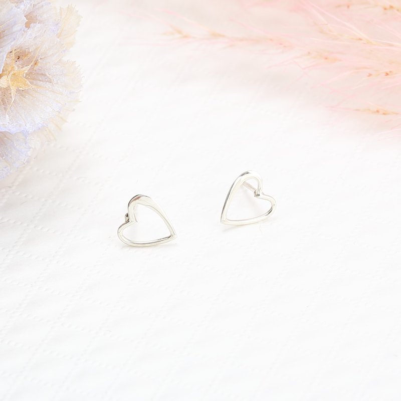 【Angel & Me】Hollow out Heart s925 sterling silver earrings Birthday gift - Earrings & Clip-ons - Sterling Silver Silver