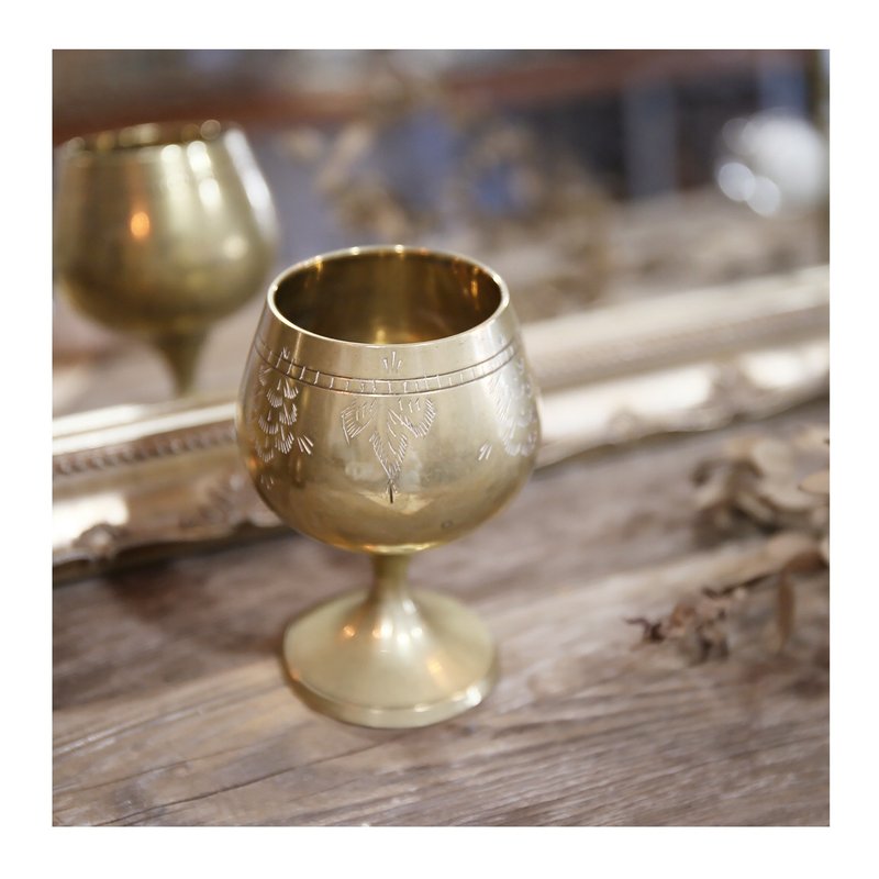 收藏自英國.早期銅鍍銀手工刻花小高腳杯.酒杯.水杯.金屬杯 - 酒杯/酒器 - 其他金屬 