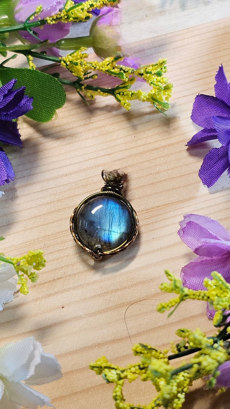 【葉綠舒手作】幽靛之瞳/金屬線編織/節日/禮物/飾品/項鍊/手作 - 項鍊 - 銅/黃銅 