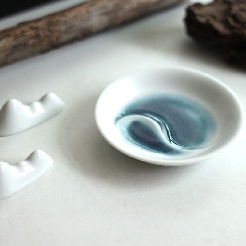 日月皿と阿里山の箸置きと皿立てセット - 小皿 - 磁器 ブルー