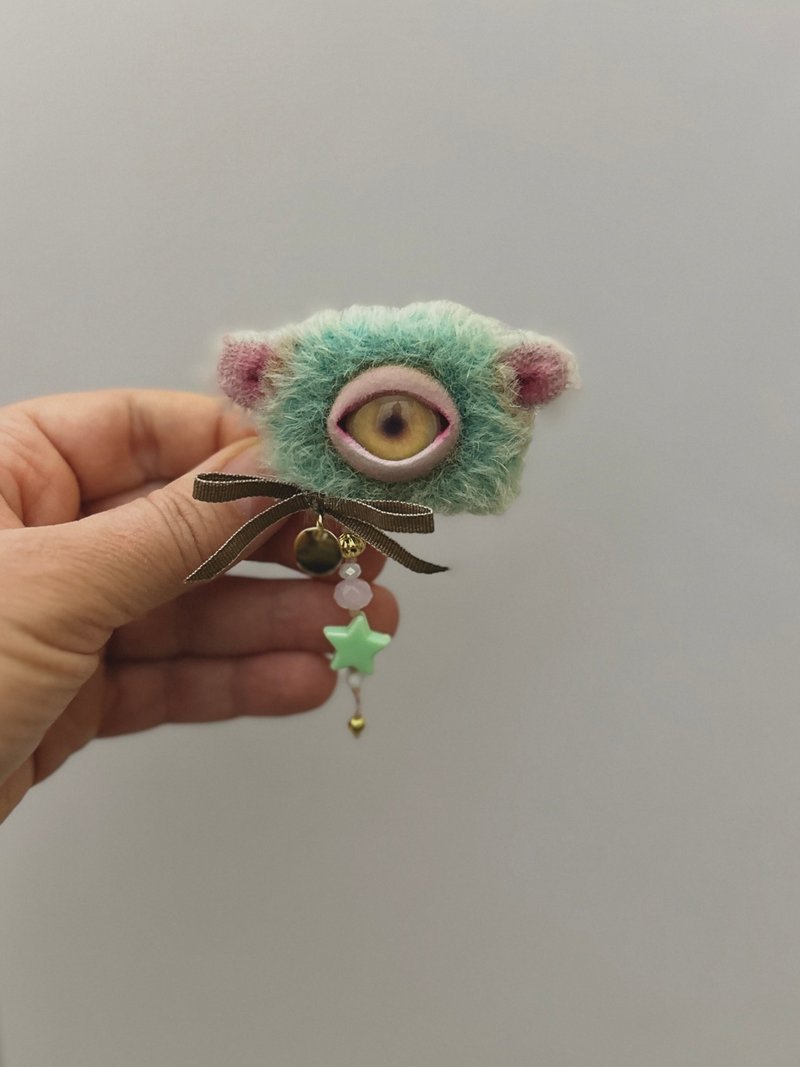 Blue cyclop brooch, Handmade brooch_ MADE-TO-ORDER! - 胸針 - 其他材質 藍色