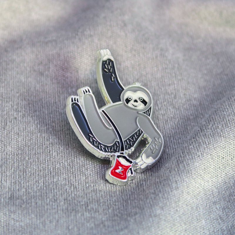 Send Sloth Enamel Pin – Gift for Climbers and Boulderers – 攀岩針 – 등반 クライミング - 徽章/別針 - 其他金屬 多色