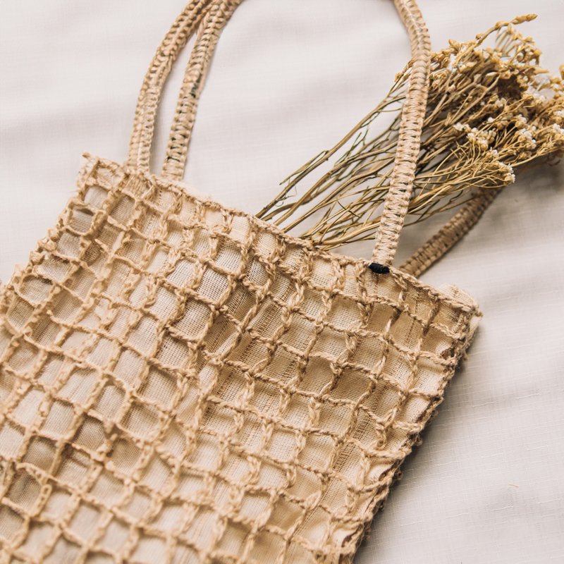 Hand Woven  Jute Bag - กระเป๋าแมสเซนเจอร์ - ผ้าฝ้าย/ผ้าลินิน สีกากี