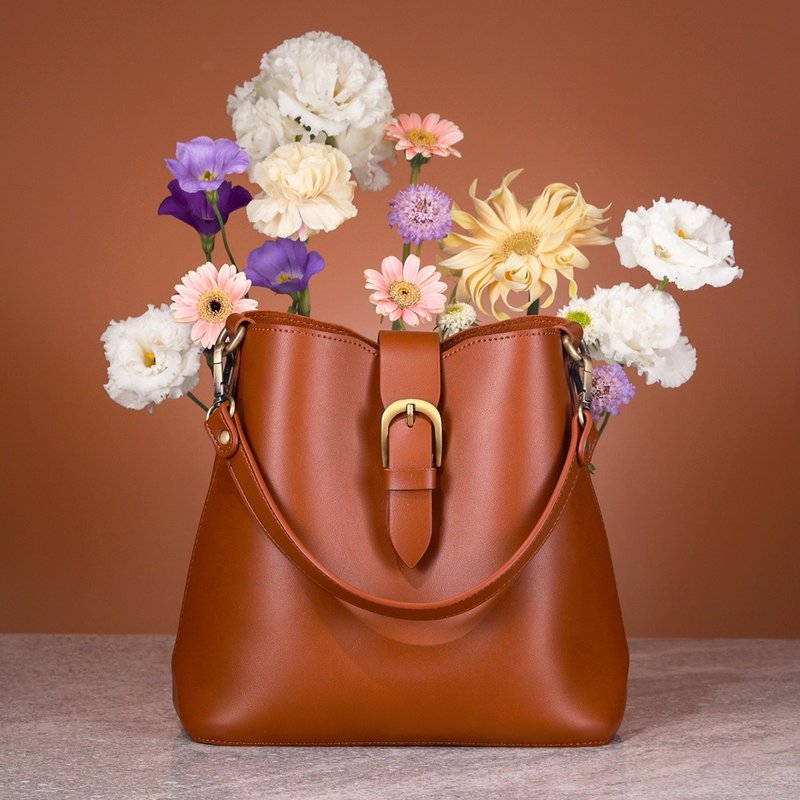 Cambridge Bucket Bag - Brown Gift Shoulder Cross Back Vintage Leather Side Back Handmade Birthday - กระเป๋าแมสเซนเจอร์ - หนังเทียม สีนำ้ตาล