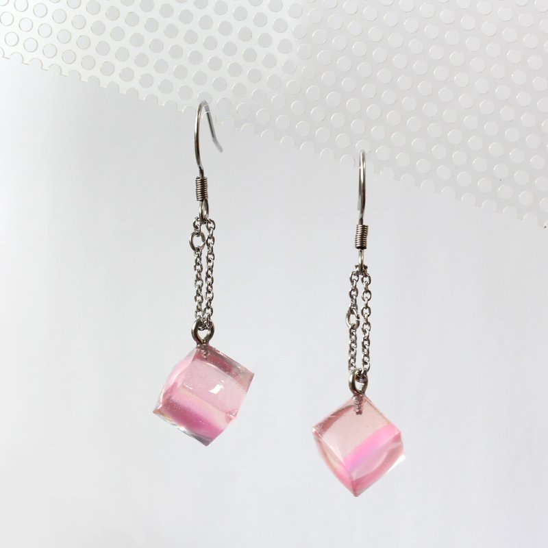 Strawberry Smoothie / Dangling resin earrings / ICE DRIP - ต่างหู - เรซิน สึชมพู