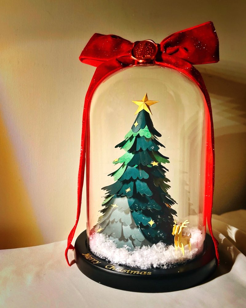 【Custom Gift】3D Paper-cut Starlight Wish Christmas Tree Glass Dome, Dreamy Christmas Tree with Wooden Base and Blessings - ของวางตกแต่ง - กระดาษ สีเขียว