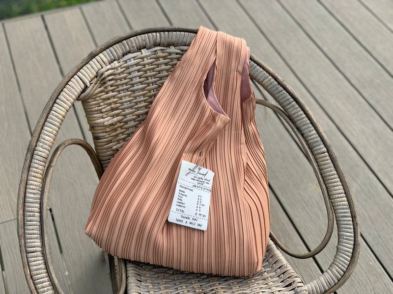 Wyllabrand Pleated bag Cappuccino - 手提包/手提袋 - 其他材質 咖啡色
