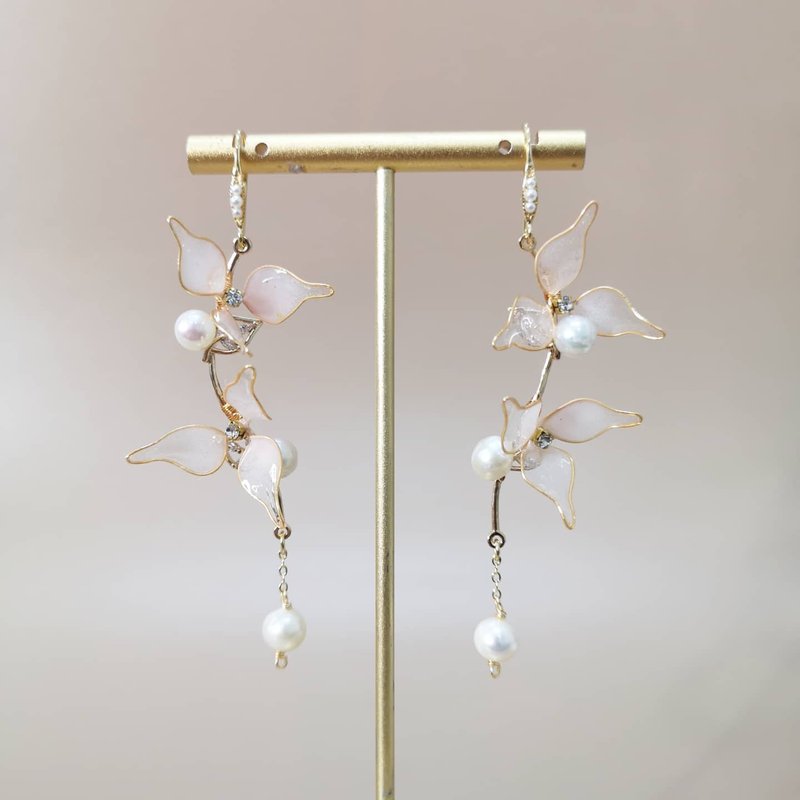 江雪 | 耳夾耳鈎 | 手作婚禮樹脂水晶花飾品 - 耳環/耳夾/耳骨夾 - 矽膠 白色