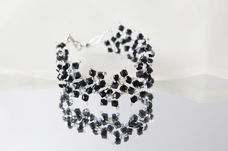 Jet black multiflora swarovski bracel, 7 inches and 2 inches chain - 手鍊/手環 - 水晶 黑色