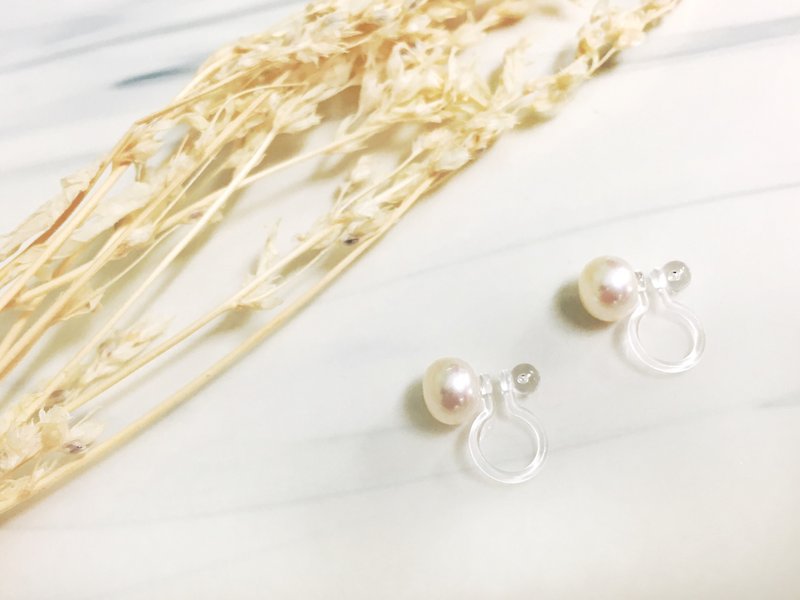 【Bathing OK!】 White pearl ear clips - Star simple version Gift pearl earrings - Earrings & Clip-ons - Pearl White