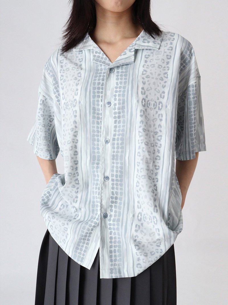 Japanese retro drape loose printed short-sleeved shirt - เสื้อเชิ้ตผู้หญิง - ผ้าฝ้าย/ผ้าลินิน 