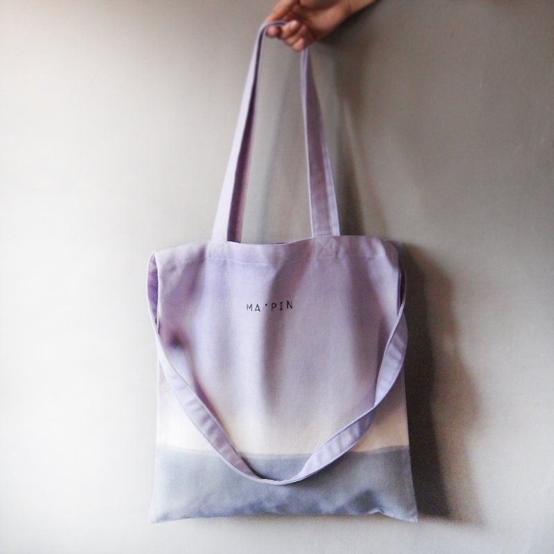 Winter dyed light purple x gray cotton canvas hand dyed tote bag double back - กระเป๋าแมสเซนเจอร์ - ผ้าฝ้าย/ผ้าลินิน สีม่วง