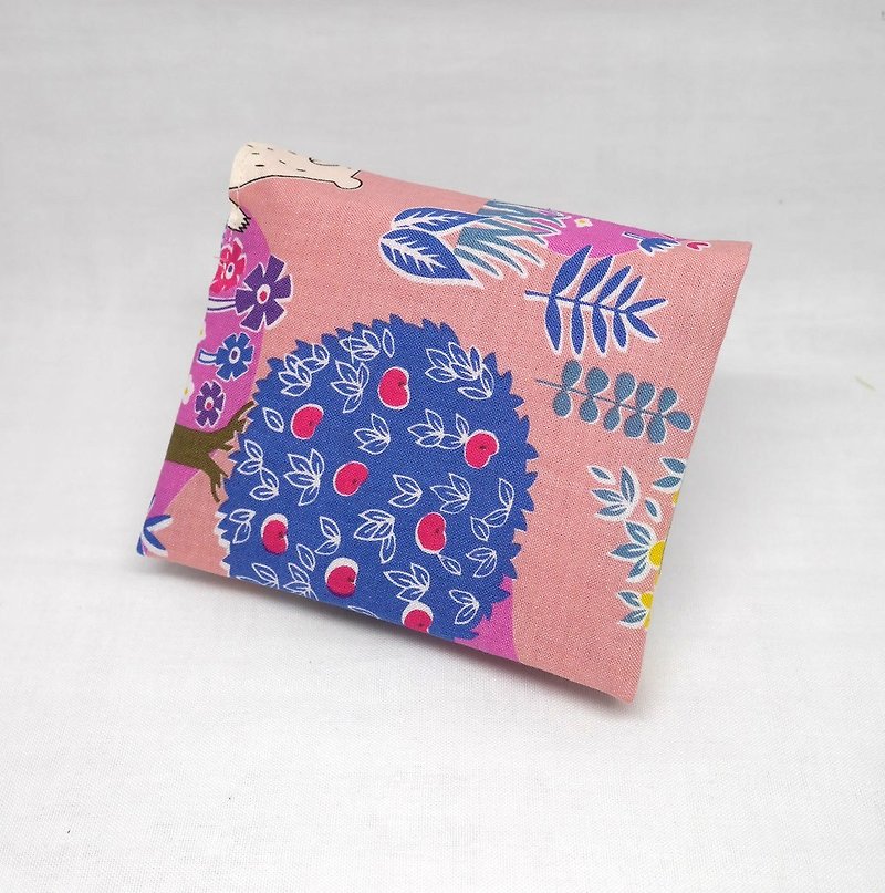 Japanese Handmade Sanitary napkins Bag - กระเป๋าเครื่องสำอาง - ผ้าฝ้าย/ผ้าลินิน สึชมพู