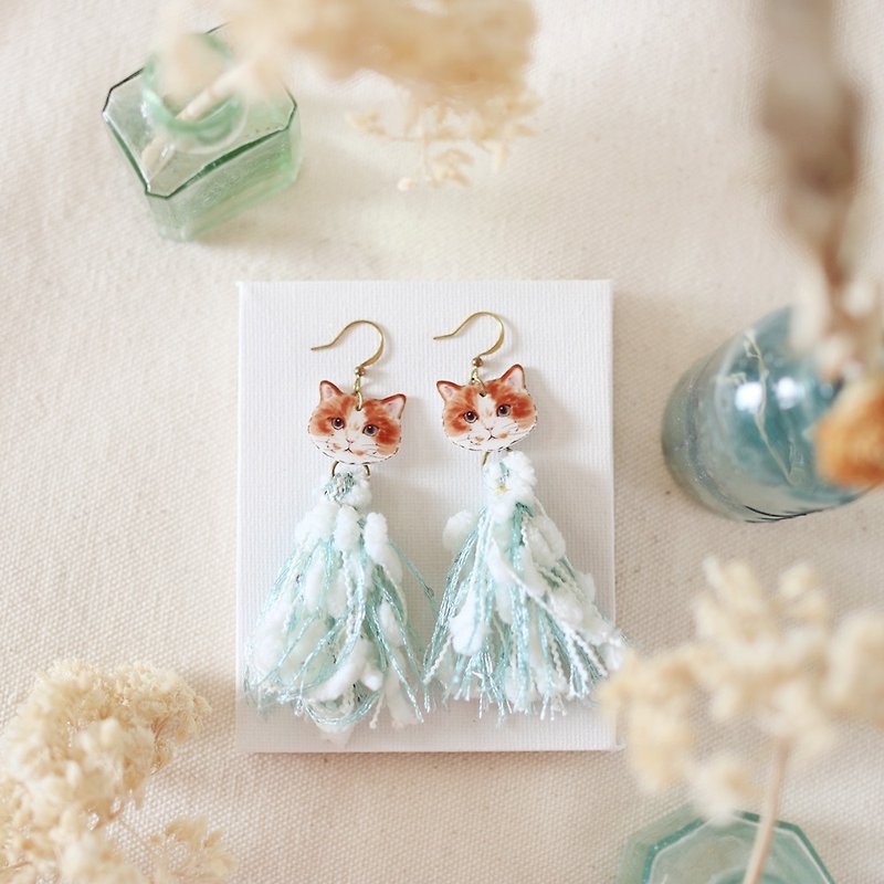Small animal tassel handmade earrings - mint soda cat can be clipped - ต่างหู - เรซิน สีเขียว
