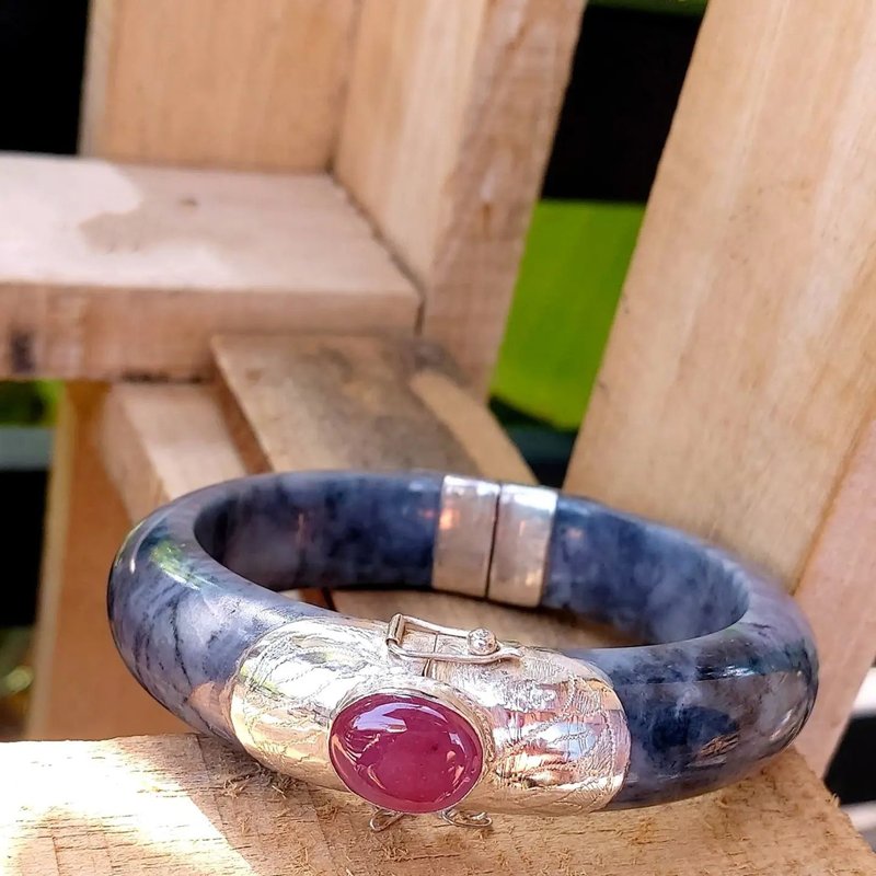 Large Size Burmese Jade Bangle Gray Light Purple Silver Cover with Ruby 62.5 mm - 手鍊/手環 - 玉石 灰色