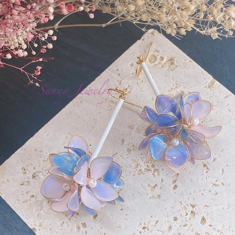 Sunny Jewelry UV樹脂花 繡球花耳環-紫粉雙色款 - 耳環/耳夾/耳骨夾 - 其他材質 紫色