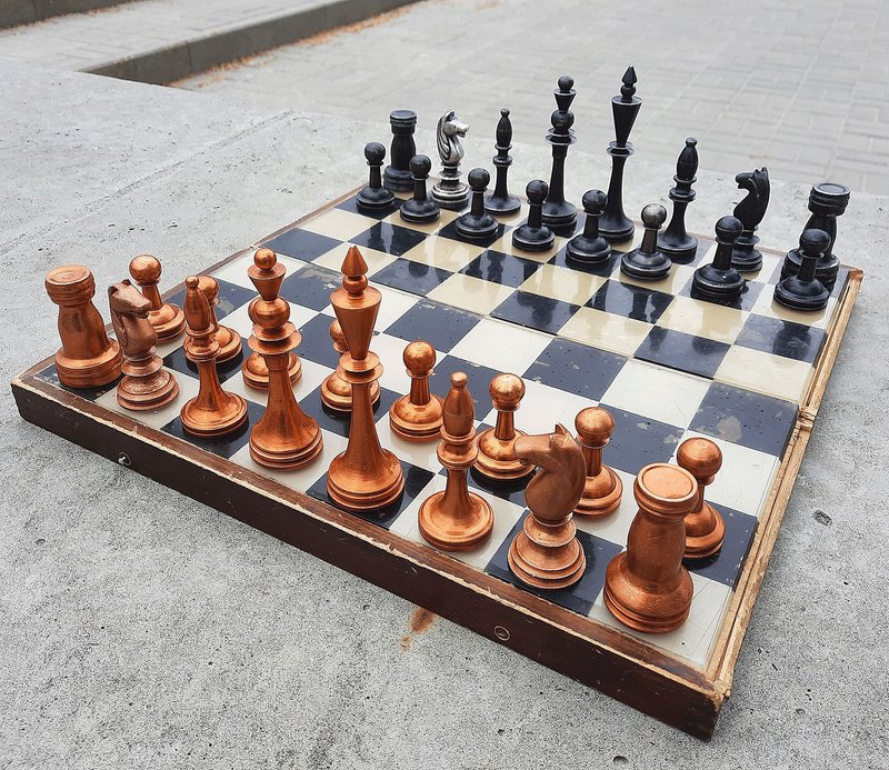 Soviet metal chess set 1945 red black aluminum chess pieces vintage - 桌遊/卡牌 - 鋁合金 