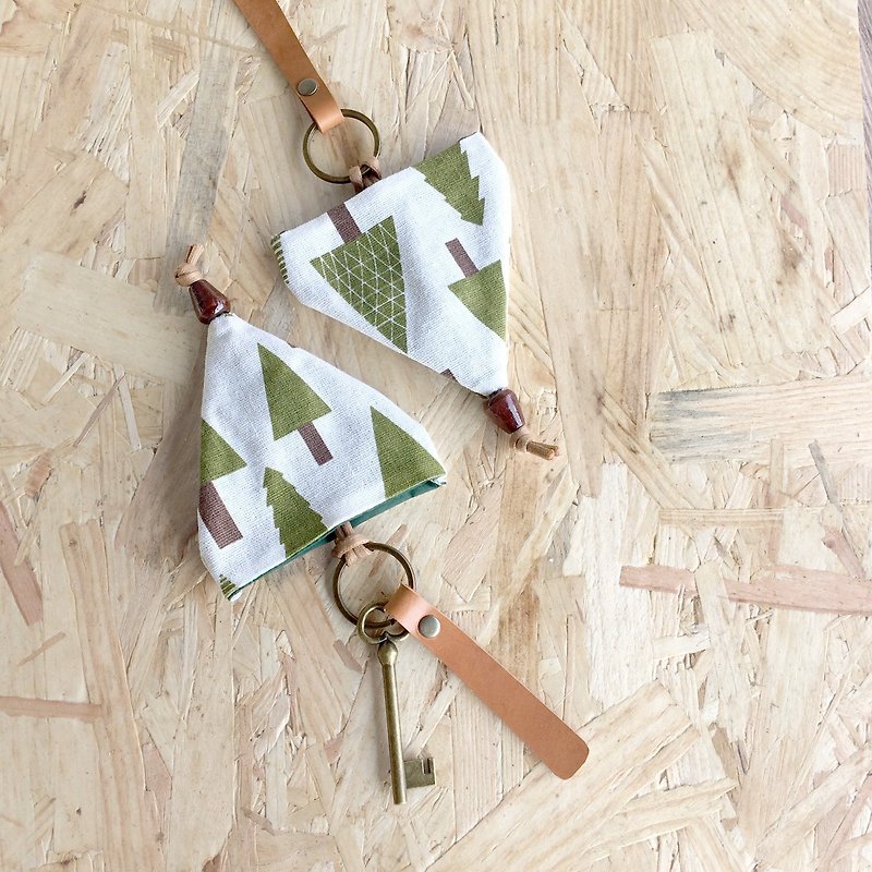 Raccoon = hand-made key case = forest tree // product does not contain keys // leather key ring circle geometric flower birthday Christmas - Keychains - Cotton & Hemp Green