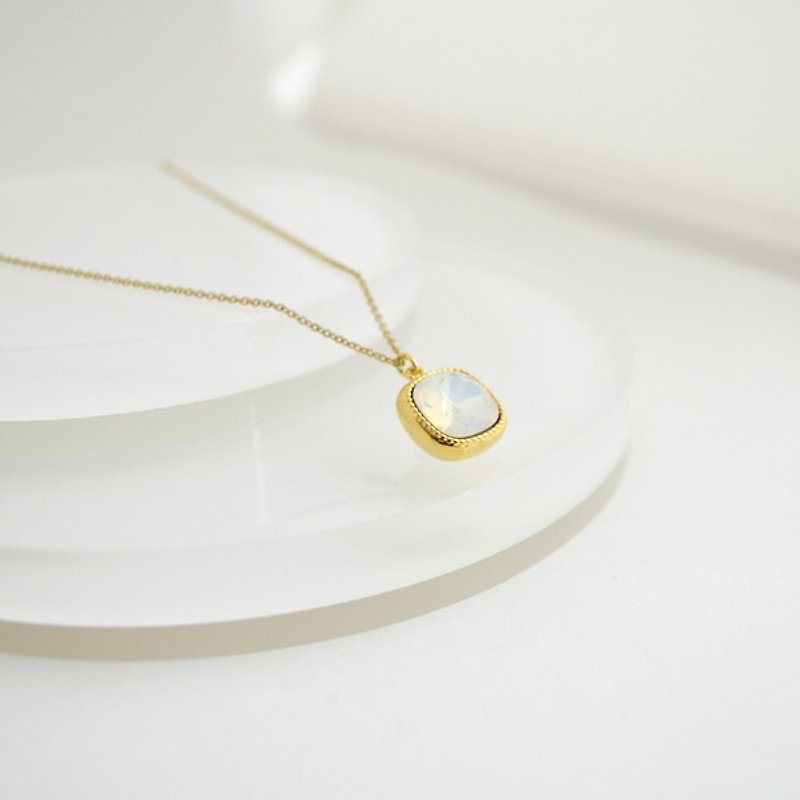 Necklace　Crystal glass White Opal  Necklace　可爱 項鍊  廣場 Swarovski 蛋白石 - 項鍊 - 玻璃 白色