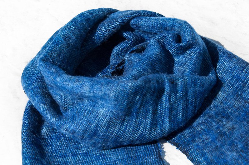 交換禮物純羊毛絲巾/手工針織圍巾/編織圍巾/純羊毛圍巾-藍漸層色 - 圍巾/披肩 - 羊毛 藍色