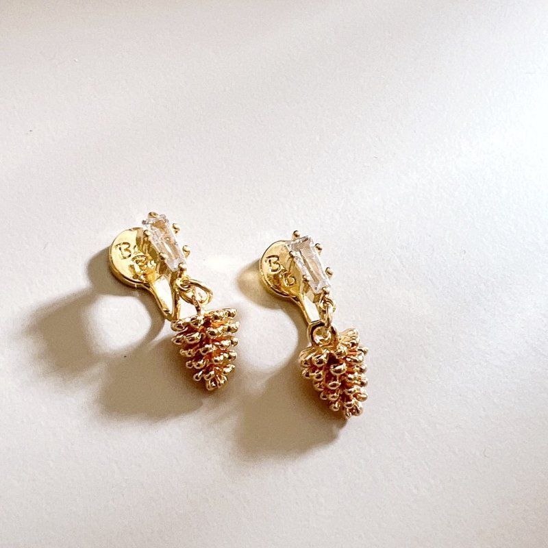 Daily | Pine cones - Earrings & Clip-ons - Copper & Brass Blue