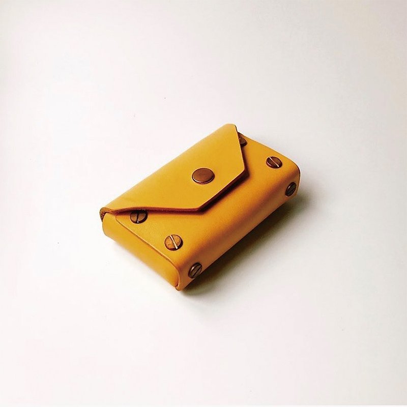 植鞣皮革 鉚釘名片夾  名片盒  黃色 - 卡片套/卡片盒 - 真皮 黃色
