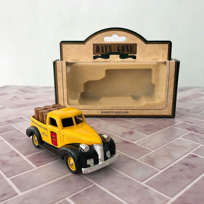 British antique classic metal car series F with original box - Items for Display - Other Metals 