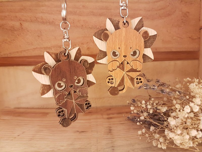 [Teacher’s Day Gift] Wood Equation Wood Carving Constellation Pendant─Leo Keychain Gift - Keychains - Wood Brown