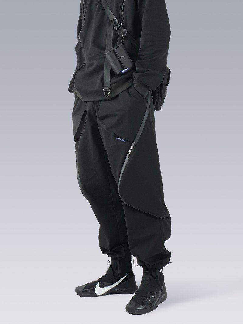 Curved Cargo Pants for Men - Straight Fit, Wide Leg Trousers with Zipper, High Street Vibe Casual Pants - กางเกงขายาว - เส้นใยสังเคราะห์ สีดำ