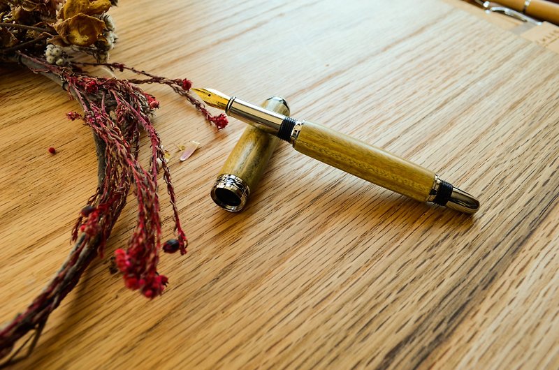 [Customized Gifts] Green Sandalwood-Handmade Pen│ Lettering│ Personal Use│ Graduation Gift - ปากกาหมึกซึม - ไม้ สีนำ้ตาล